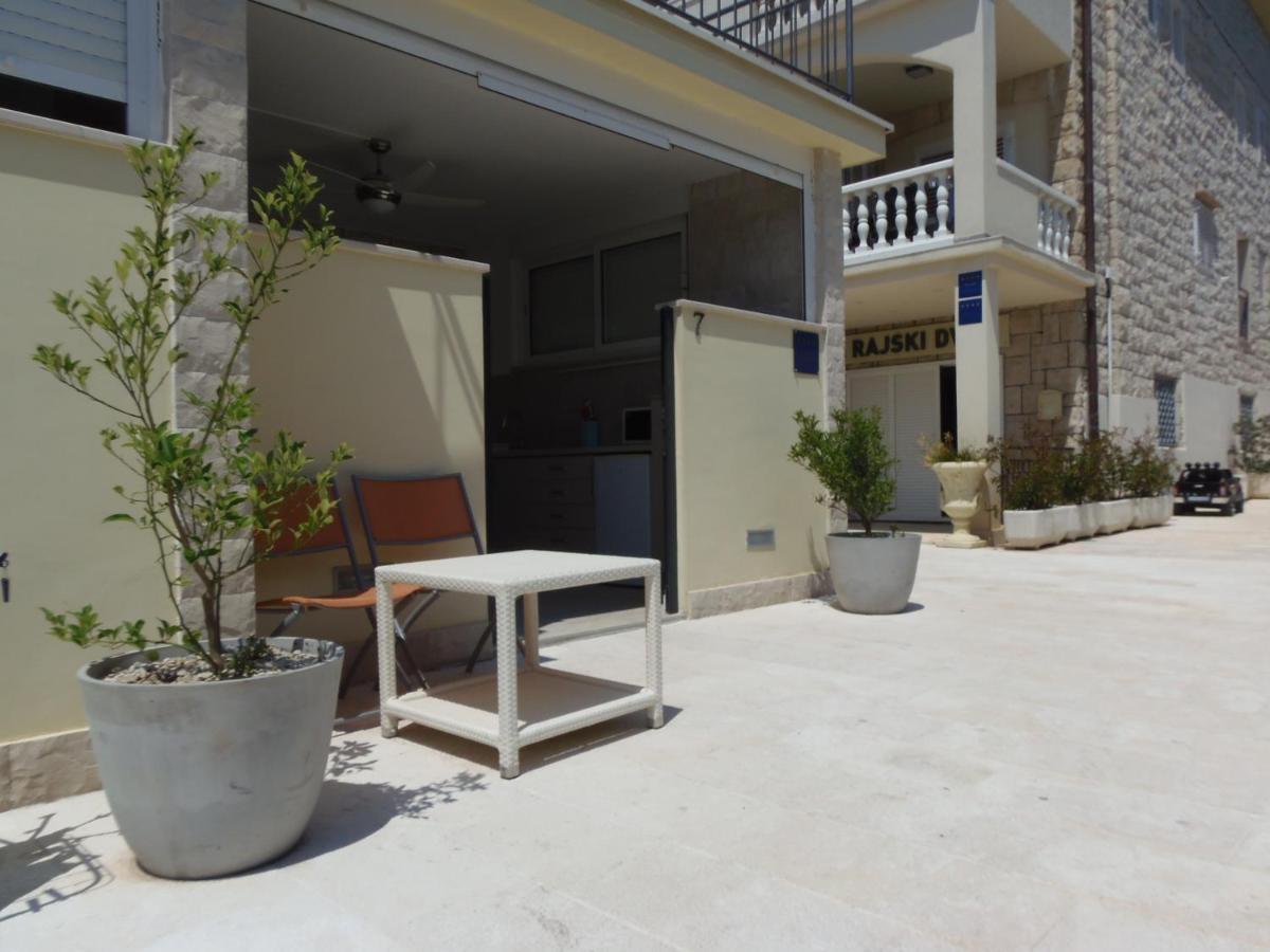 Villa Rajski Dvor 2 Bol Exterior foto